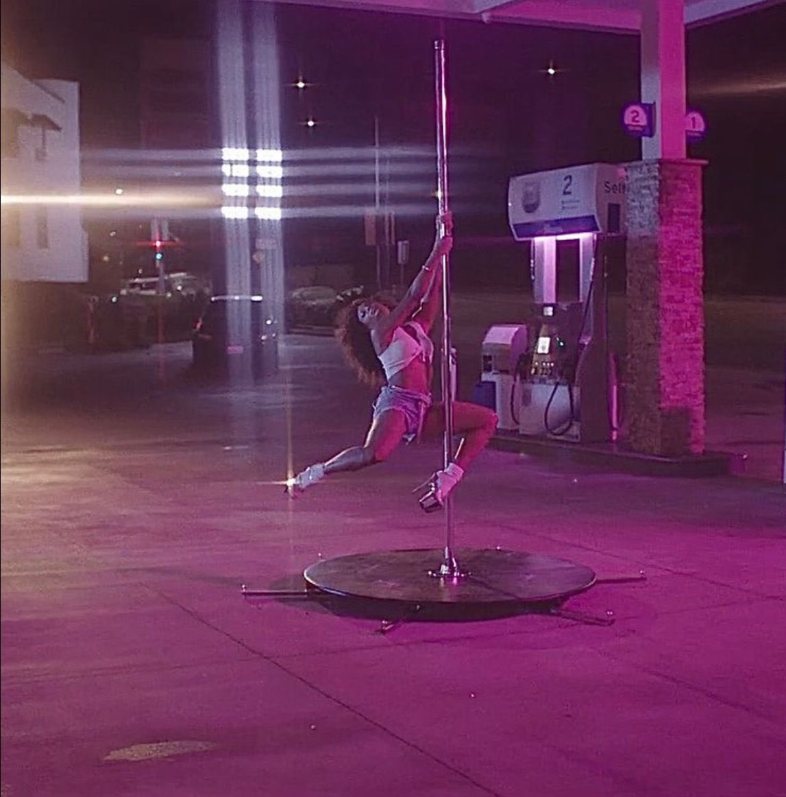 PopBase's tweet photo. 🚨 SZA announced at Wireless Festival that Doja Cat will be featured on her previously-teased track ‘Shirt / Bloodstain.’ https://t.co/0HcgD2vhqw