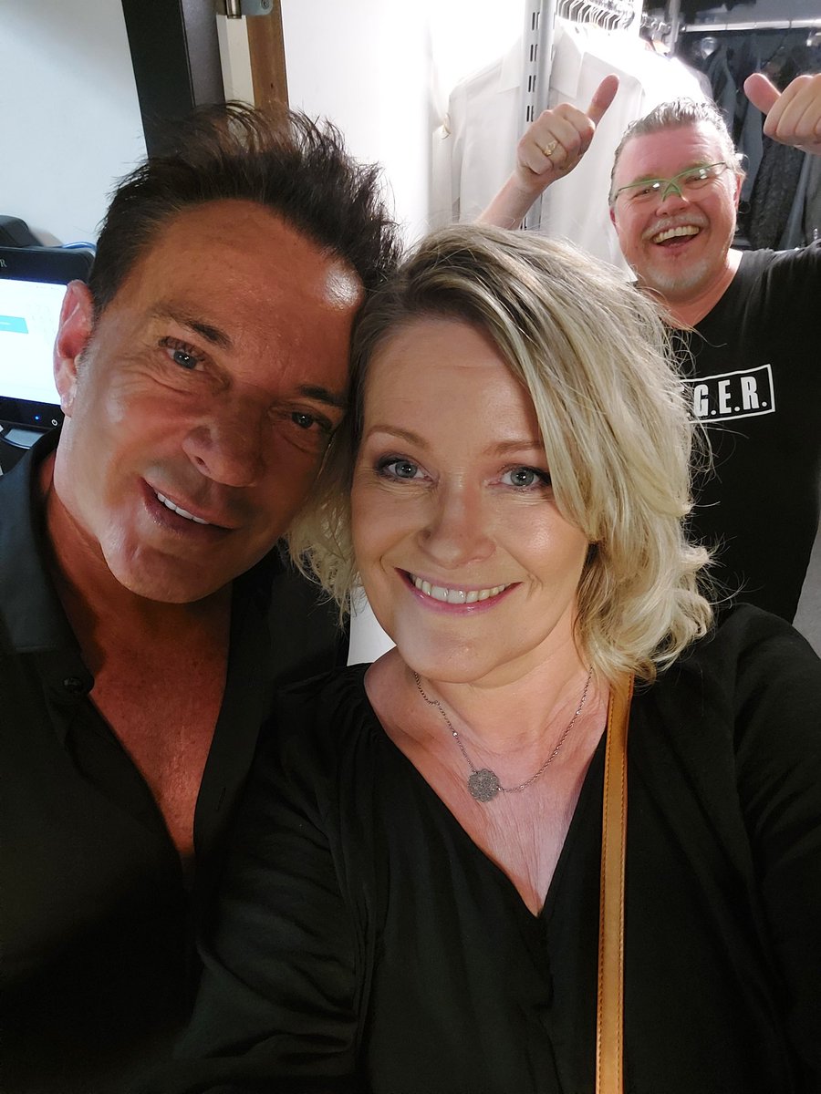 ErikahKarst's tweet photo. Lol met Gerard (én broer) #DIMEGER https://t.co/N2lE3djXNQ