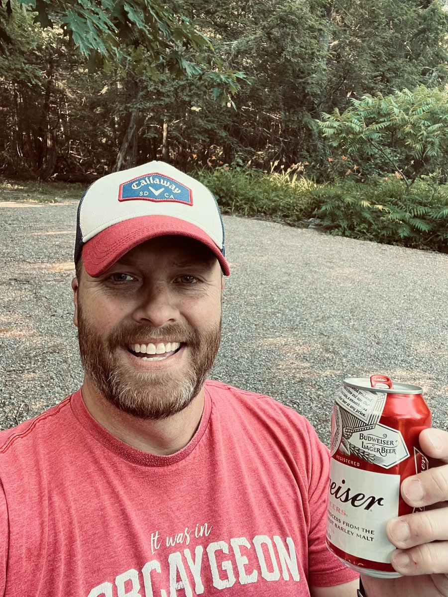 75bankerboy's tweet photo. Much needed night with the boys! #cottageweekend #Doggershome #Ineedthis https://t.co/cAp4Du4M0s