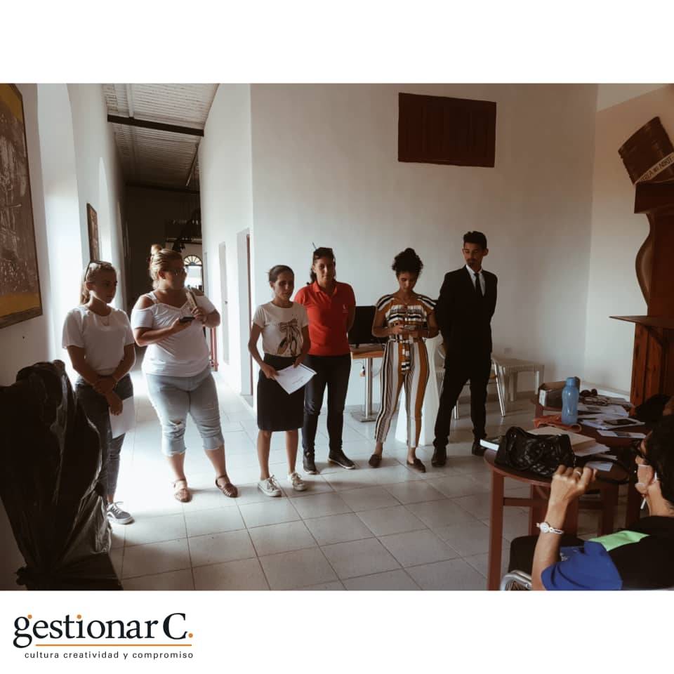 1Vicerrectora's tweet photo. Estudiantes de 2do año de GSD del CUM Cárdenas, presentan propuestas de productos turísticos e iniciativas visuales para el realce de los valores patrimoniales de la ciudad, excelente propuesta para un #VeranoConTodos 
#CubaPorLaPaz #UM50
@leyda_finale @CubaMES @universidad_um https://t.co/OibWIrae6x