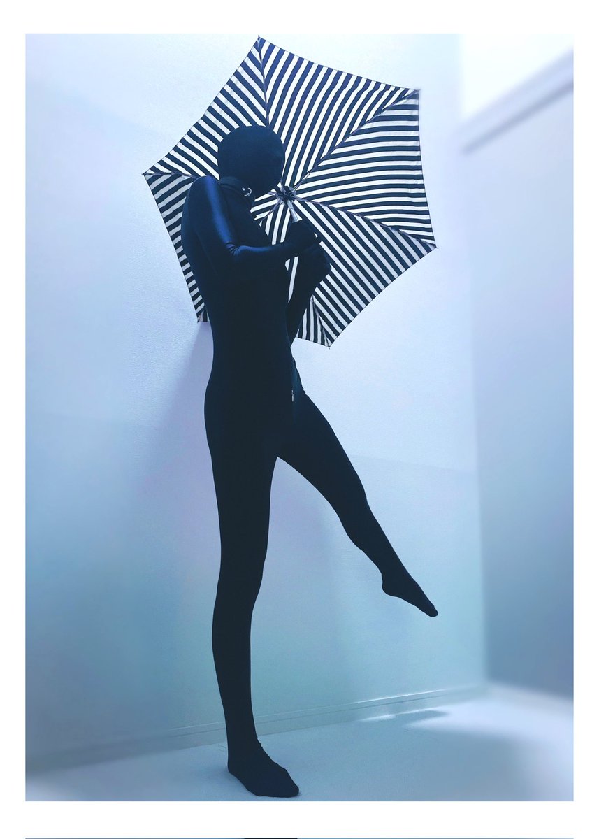 ZentaiFan's tweet photo. @rbbrette ☂️ #zentaisuit #fan https://t.co/m7rRx2FqHm