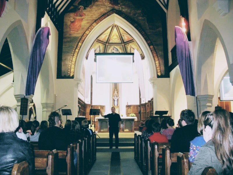 nay_ohmee's tweet photo. In these pews @TweeterPriest’s ministry turned the ignition key of my entire faith life. 

“I wouldn’t be here without him” feels cliché but its the reality of his mission, and for so many others.

Spirit come, fill the grieving with your peace, guide and comfort their hearts 🕊 https://t.co/DiUGouHH4B