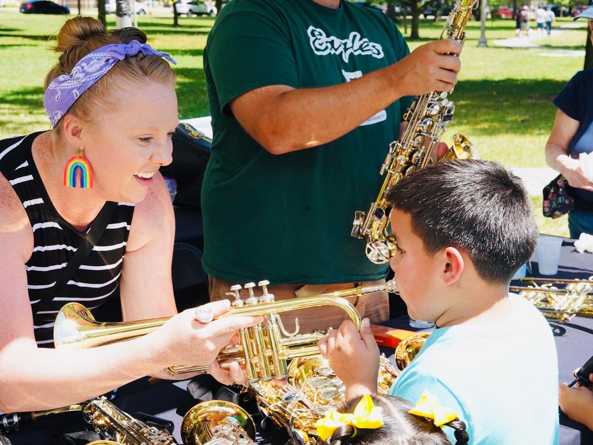 DetroitParksRec's tweet photo. Live from The Clark Park Culture &amp; Arts Festivals produced in partnership with The Office of Arts, Culture, and Entrepreneurship within @detroitgsd and sponsored by @generalmotors 

#TakePart #FunintheD #ParksintheD https://t.co/vhFgOY6NLC