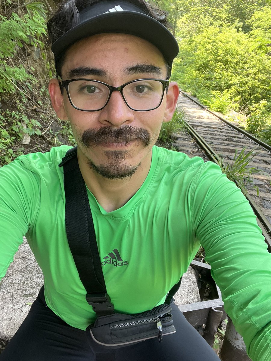 IvanJValentin's tweet photo. Beauty comes in many forms. This time: beautiful landscapes and beautiful people. Feeling grateful for the friends I’ve made at work. #LifeAtATT If you get tired, just keep walking, eventually you will achieve your goal. #BeAnATThlete https://t.co/jF4PKcqZOP