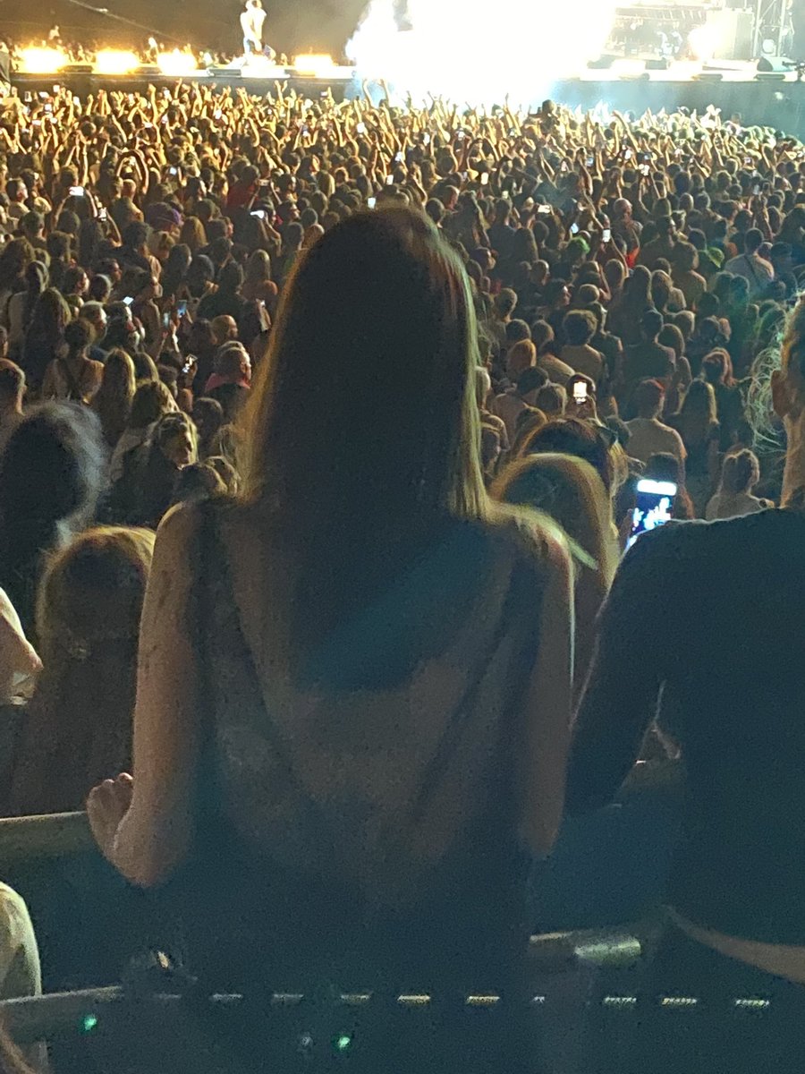 queeniejolie's tweet photo. angelina jolie the woman that you are 🥺

She so sexy why 🥺😭 #AngelinaJolie https://t.co/xorGLcb99O