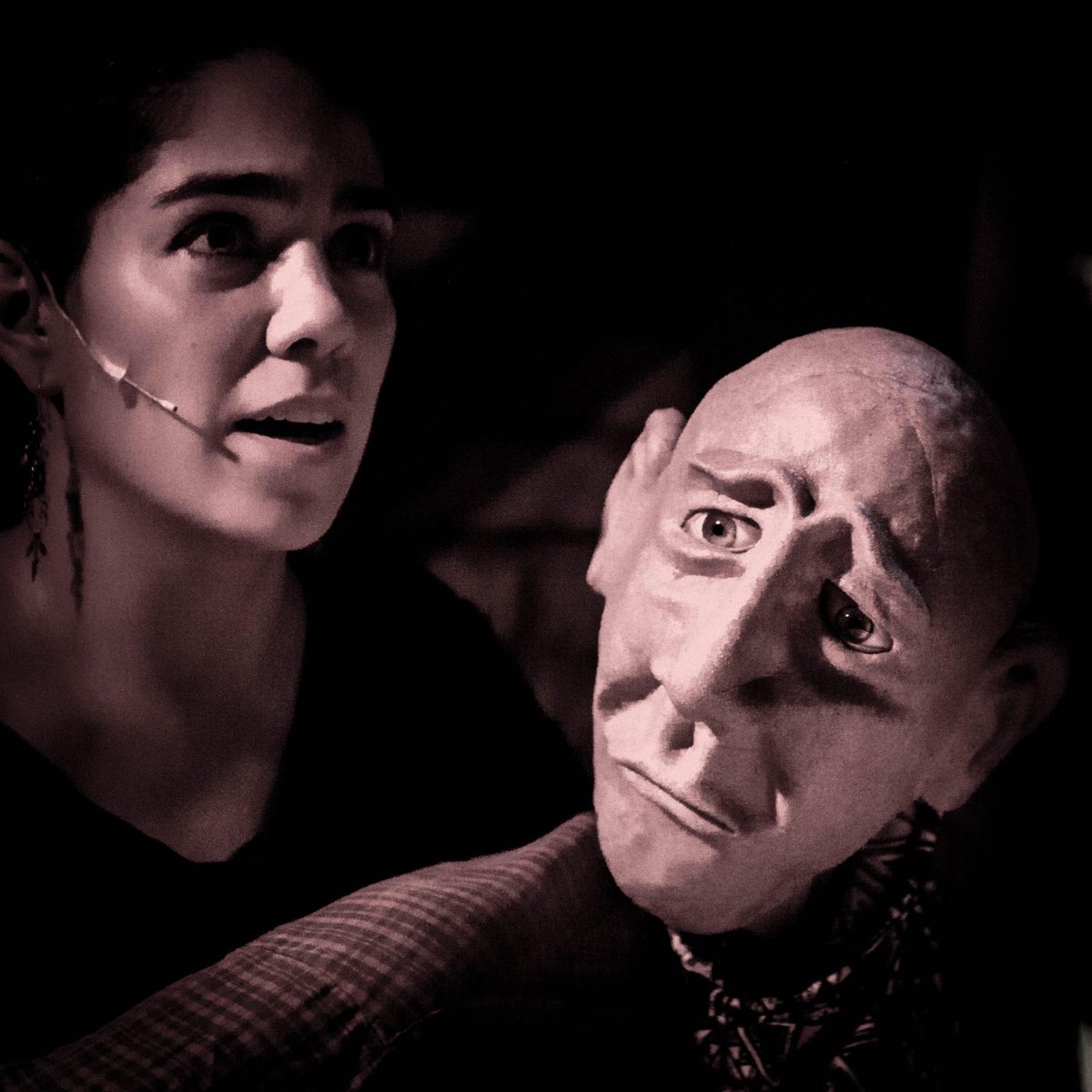 Seguimos con “Migraciones/Migrations” de #ParadoxTeatro
Sala Xavier Villaurrutia 
<a href="/teatroinbal/">Coordinación Nacional de Teatro</a> 
Jueves y viernes 20:00 horas
Sábados 19:00 horas 
Domingos 18:00 horas