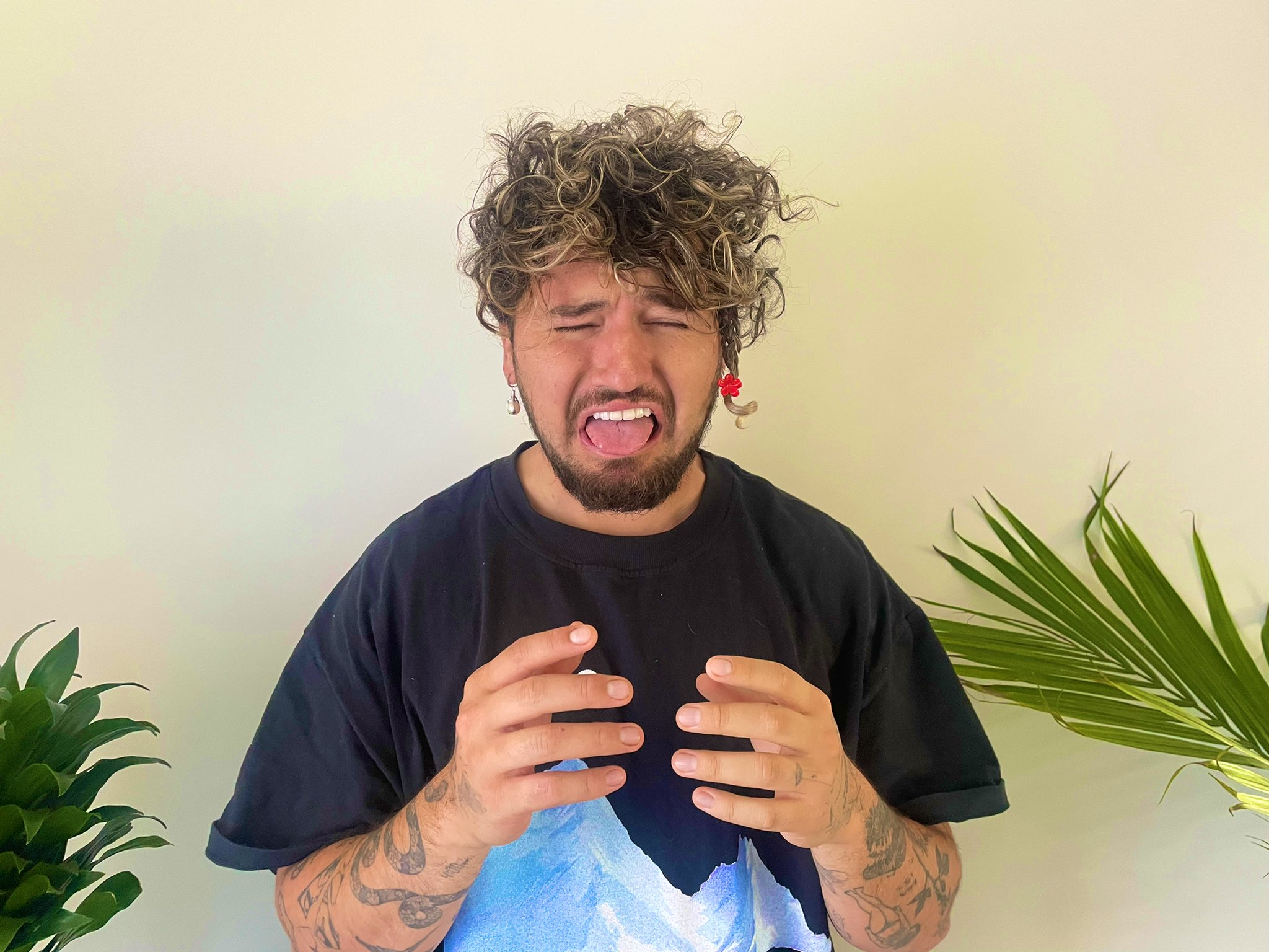 Kian Lawley on X: "I WAS GONNA PROMOTE THE NEW KNJ VIDEO WITH A PIC OF  DANNY, BUT JC NEVER SENT ME THE PHOTO HE HAD ON HIS LAPTOP, SO HERES A