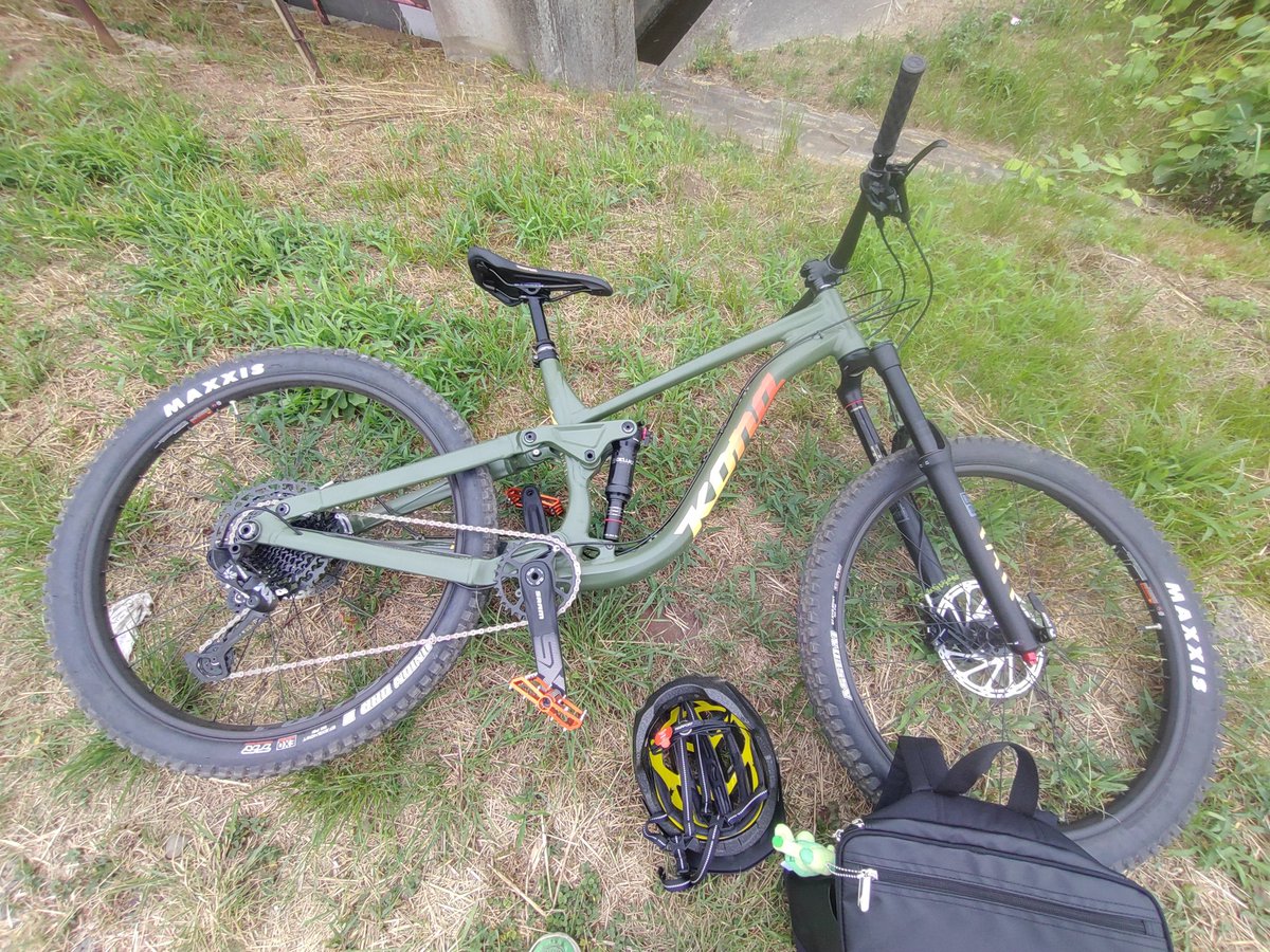 rothmans_legacy's tweet image. 今日は、朝から涼しいから自転車乗るの快適ね。
#kona
#process153