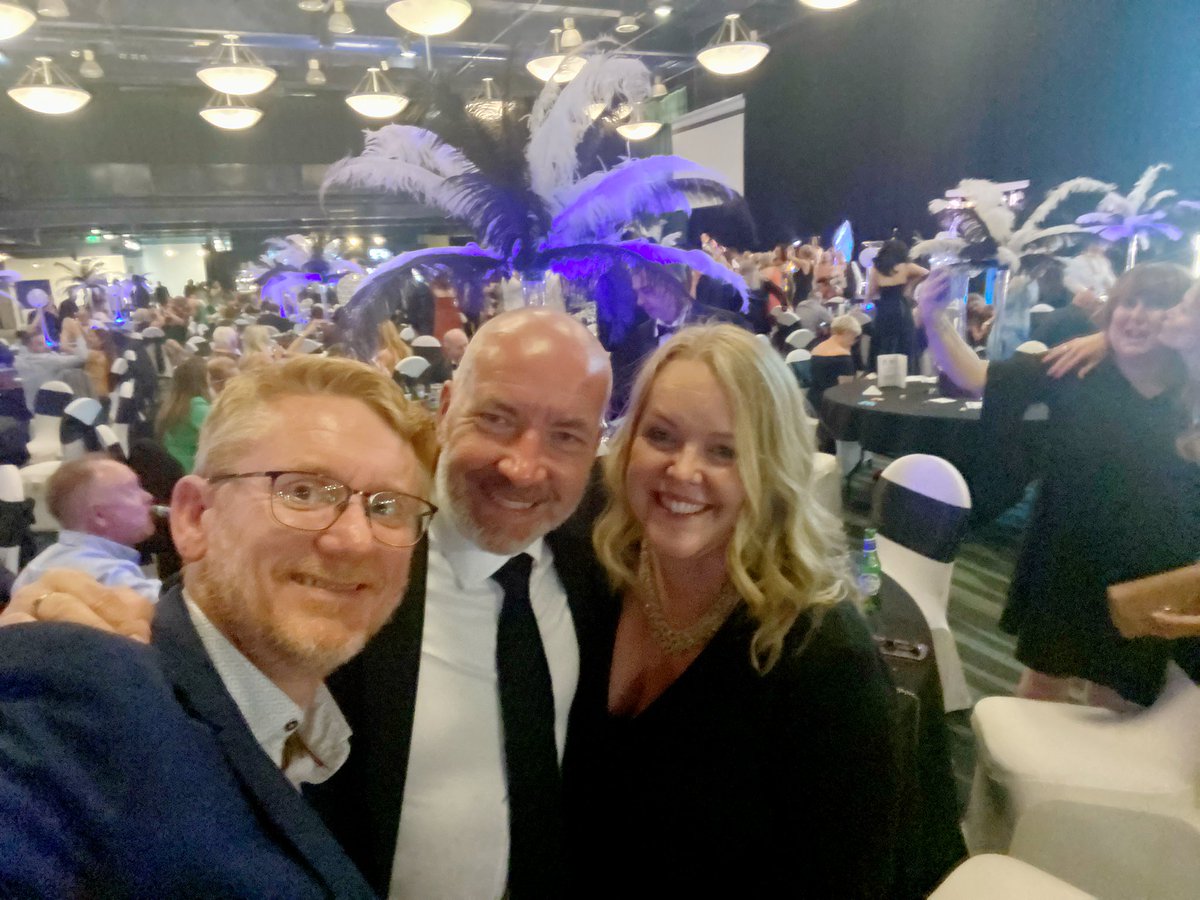 BruceMartin's tweet photo. Congratulations to @ReubensRetreat, a brilliant #reuball this evening. Superb charity. Lovely to see some travel peeps too! https://t.co/OBHtzjIU07