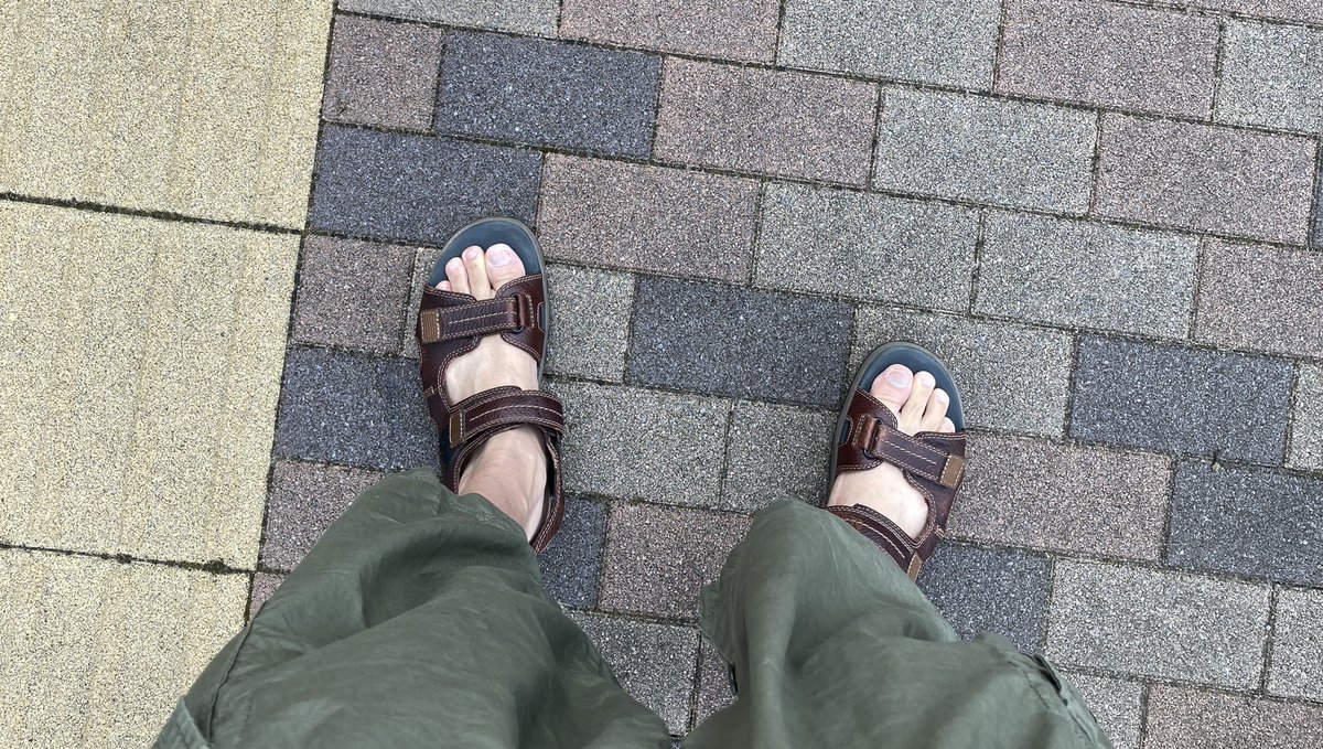 kaizard4649's tweet photo. うん十年ぶりに国政選挙の投票に行ってきましたした！ https://t.co/AB1YEP4OQy