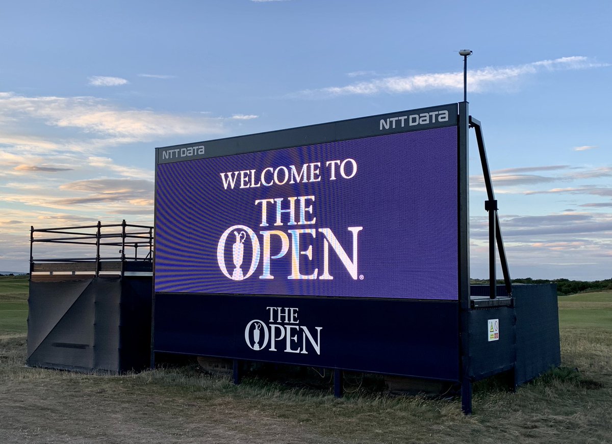 golfwithaig's tweet photo. A treat to stroll around @TheHomeofGolf in this evening’s twilight, on the eve of the 150th @TheOpen. The Old Course is looking impeccable. Like a proper links course should, in summer conditions. https://t.co/ualY85ts1S