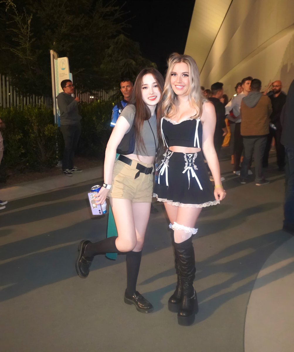 Valkyrae Updates on Twitter: "RT @xgigglypuff: i met my gamer girl