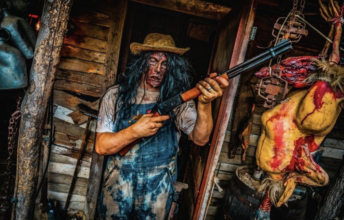 Give us a 👋 if you joined us last year 

#SurviveTheScreams