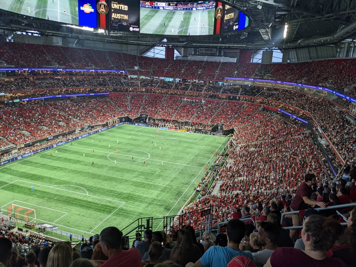 QuivPonySwag's tweet image. It&apos;s filled in a little bit after 38 minutes, now it&apos;s actually a bit more than your typical Atlanta crowd