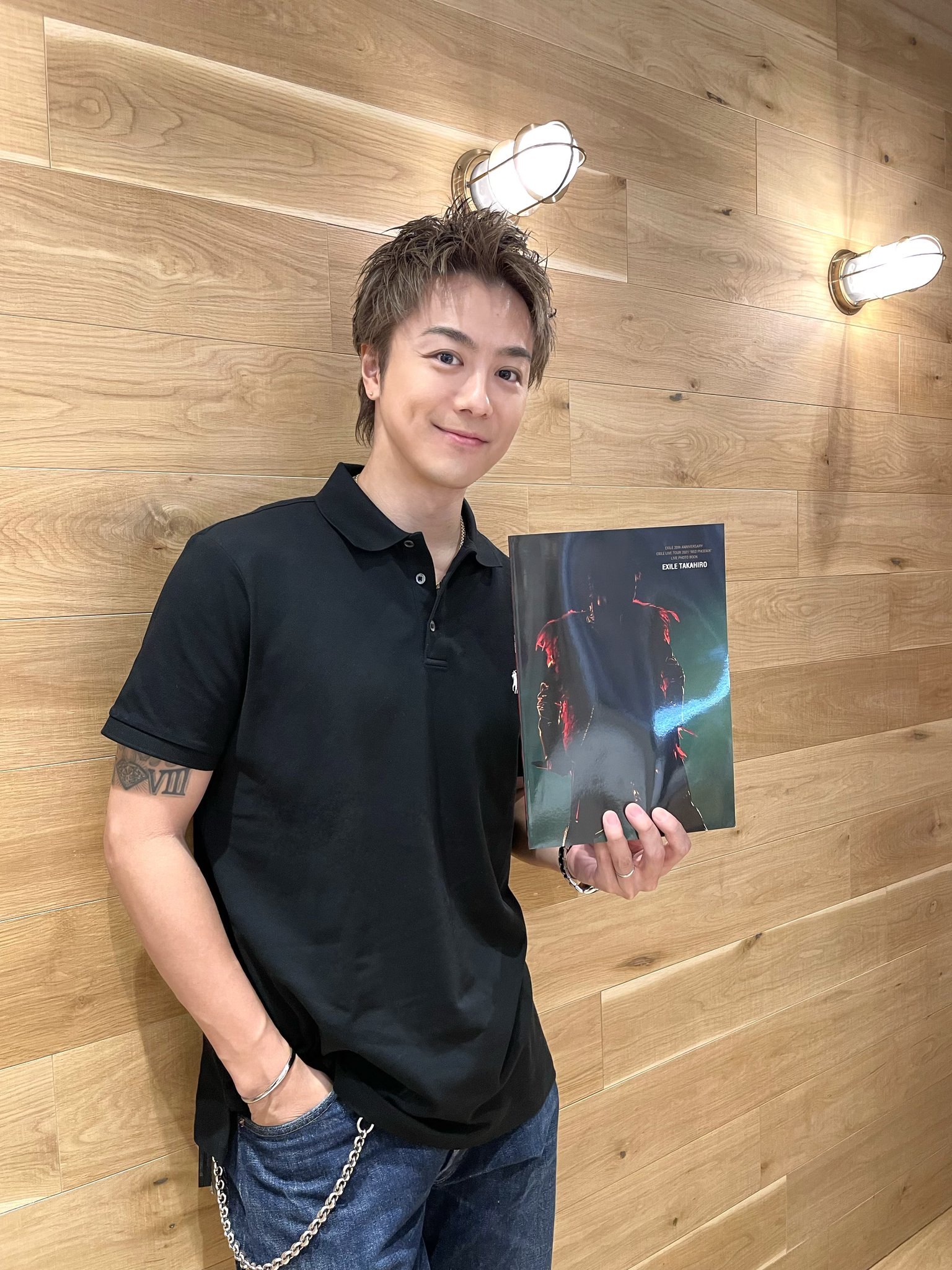 EXILE RED PHOENIX TAKAHIRO スクエアクッション 実写 EXILE TAKAHIRO『“RED PHOENIX”』は「青春感が強いライブ