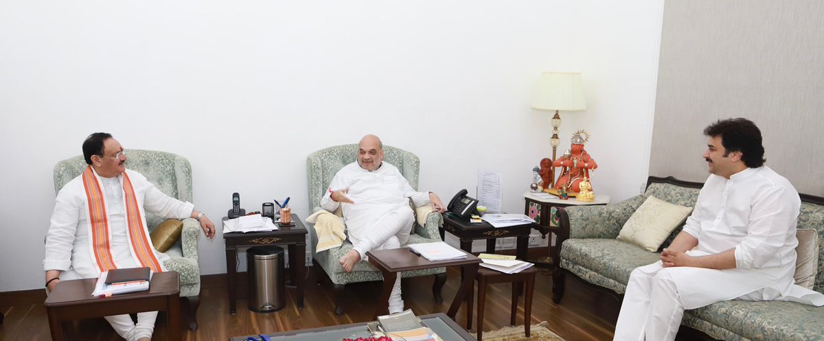 bishnoikuldeep's tweet photo. मैं श्री @jpnadda जी से मिलकर अति गर्वित हुआ। उनका सहज और विनम्र स्वभाव उन्हें औरों से मिलों अलग दिखाता है। उनकी सक्षम अध्यक्षता में, @bjp4india ने अभूतपूर्व ऊंचाइयों को देखा है।मैं उनके उत्तम स्वास्थ्य और दीर्घायु की कामना करता हूं। https://t.co/J4iy9vnWwn