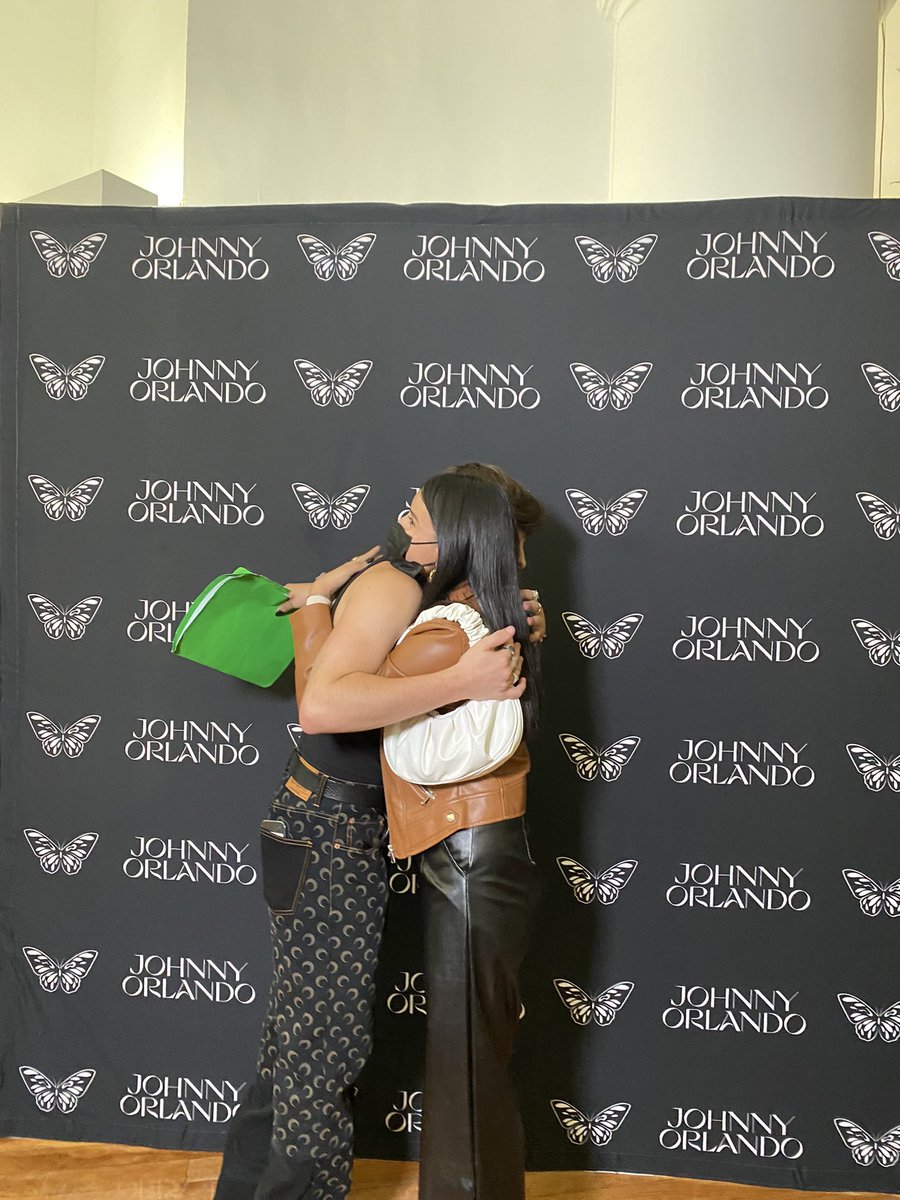 Eli 🧸; MET JOHNNY !! tweet media