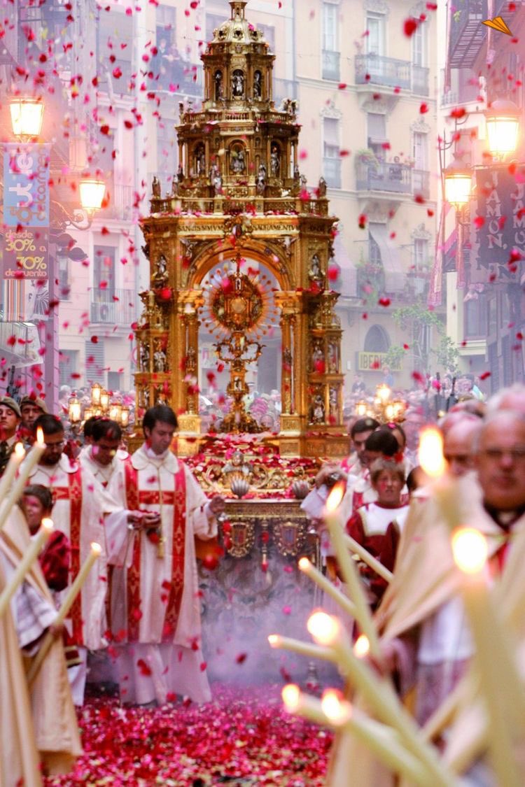 CarolBV7's tweet photo. Alabado sea el Santísimo Sacramento del Altar https://t.co/0ywrJaEumG