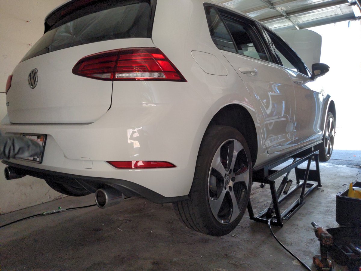 feels good to be in the garage despite the 90 degree weather #30k #oilchange #tirerotation #brakefluidflush #goldenweekend

Shout out <a href="/QuickJackUSA/">QuickJack</a>