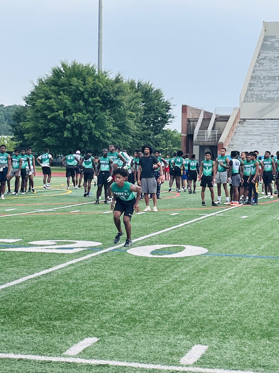 DadrianSullivan's tweet photo. HBCU Mega Camp in Atlanta @CoachAull! Thanks for giving us this opportunity Coach @artink67 #HBCUMegaCamp #NorthAtlantaHS #2025 https://t.co/nWEp50hC0W