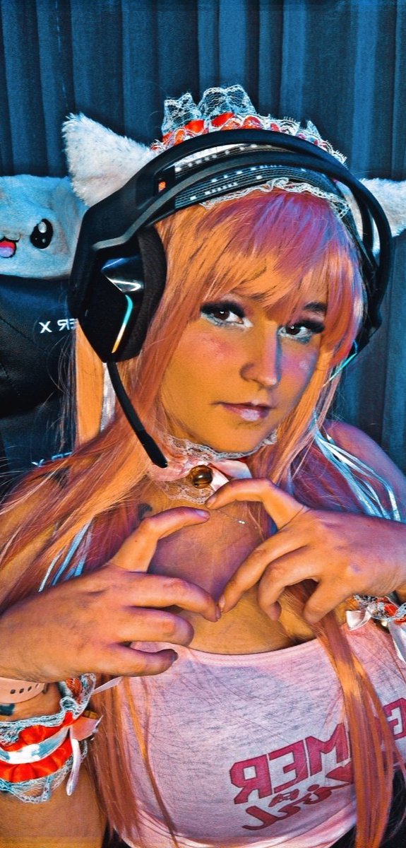 PKittenxx's tweet photo. Loadshedding really took its toll on my gaming time.

#ara_ara #twitch #SouthAfrica #Loadshedding #gamergirl https://t.co/CUGno2Adlq