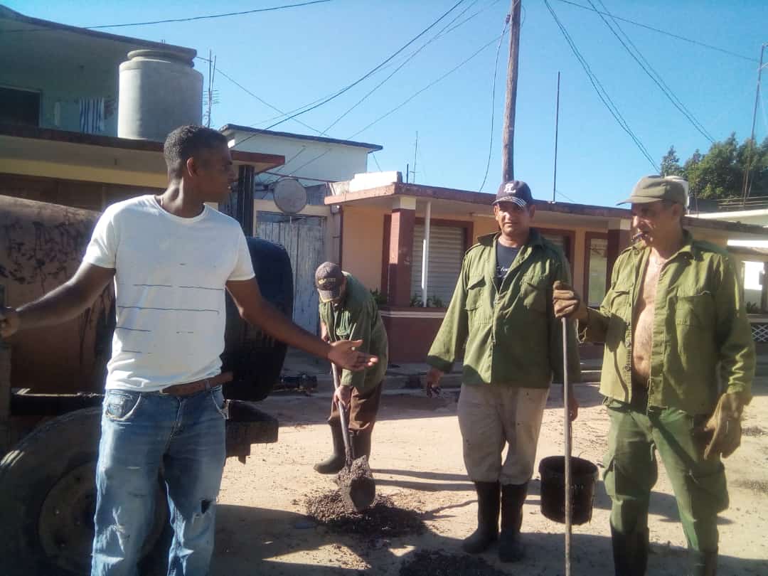 LuzardoMagdiel's tweet photo. 👉 Como parte de la preparación durante el Día Territorial de la Defensa se desarrollan ECOMAVI realiza diversas actividades en #JagueyEnVictoria🇨🇺💚 #Matanzas
#CubaPorLaVida #CubaPorLasPaz #DiaDeLaDefensa @IvnMartnezIzqu1 @mariofsabines @AmppGrande @CaridadPoey @SuselyMorfaG https://t.co/ib9pxHBSc3