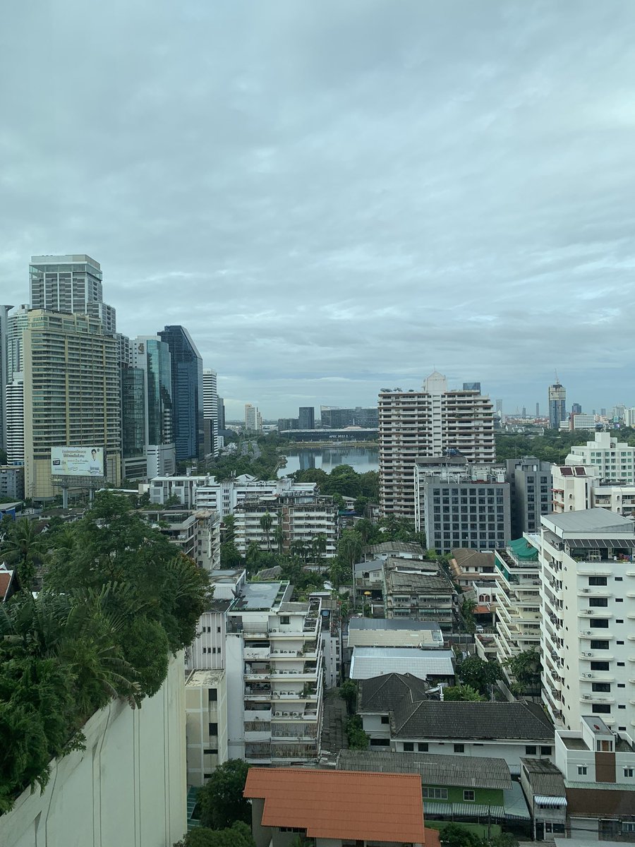 シェラトン宿泊中
こっち向きの部屋は
初めてだ。