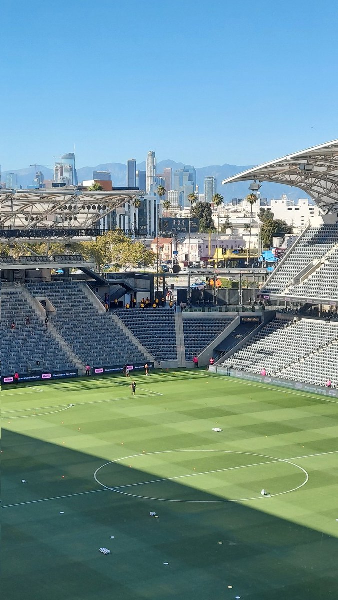 HeatherOnAir's tweet photo. Gates are open @BancStadium for tonight's rivarly match between @weareangelcity and San Diego Waves FC!!! ⚽️⚽️⚽️ 7:30p PT
#ACFC #angelcity @NWSL
#micchick #stadiumannouncer https://t.co/nUUKrCd6pU