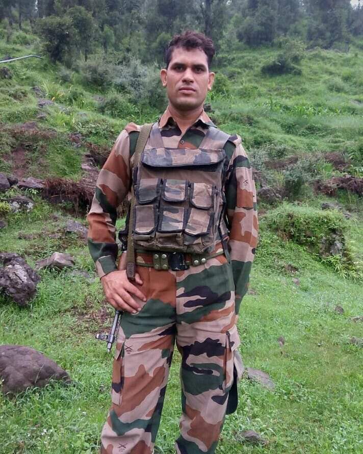 Anubakshi8's tweet photo. Remembering and paying homage to
SEPOY BABALOO SINGH
18 JAT- 61 RR
SENA MEDAL (P)
on his Birthanniversary today...

He was born on this day in year 1987 and would have turned 35 today if not  attained Veergati on 30 July 2016..

#amarnalidani https://t.co/gsgiAxPt2u