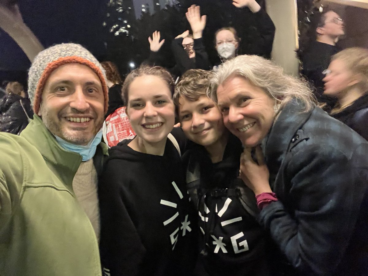 JamesHumbers's tweet photo. Flying back to Sydney to join #MISTEC after an amazing day seeing the kids perform with so many superstars yesterday! Such proud parents! https://t.co/dxlskmdYK4