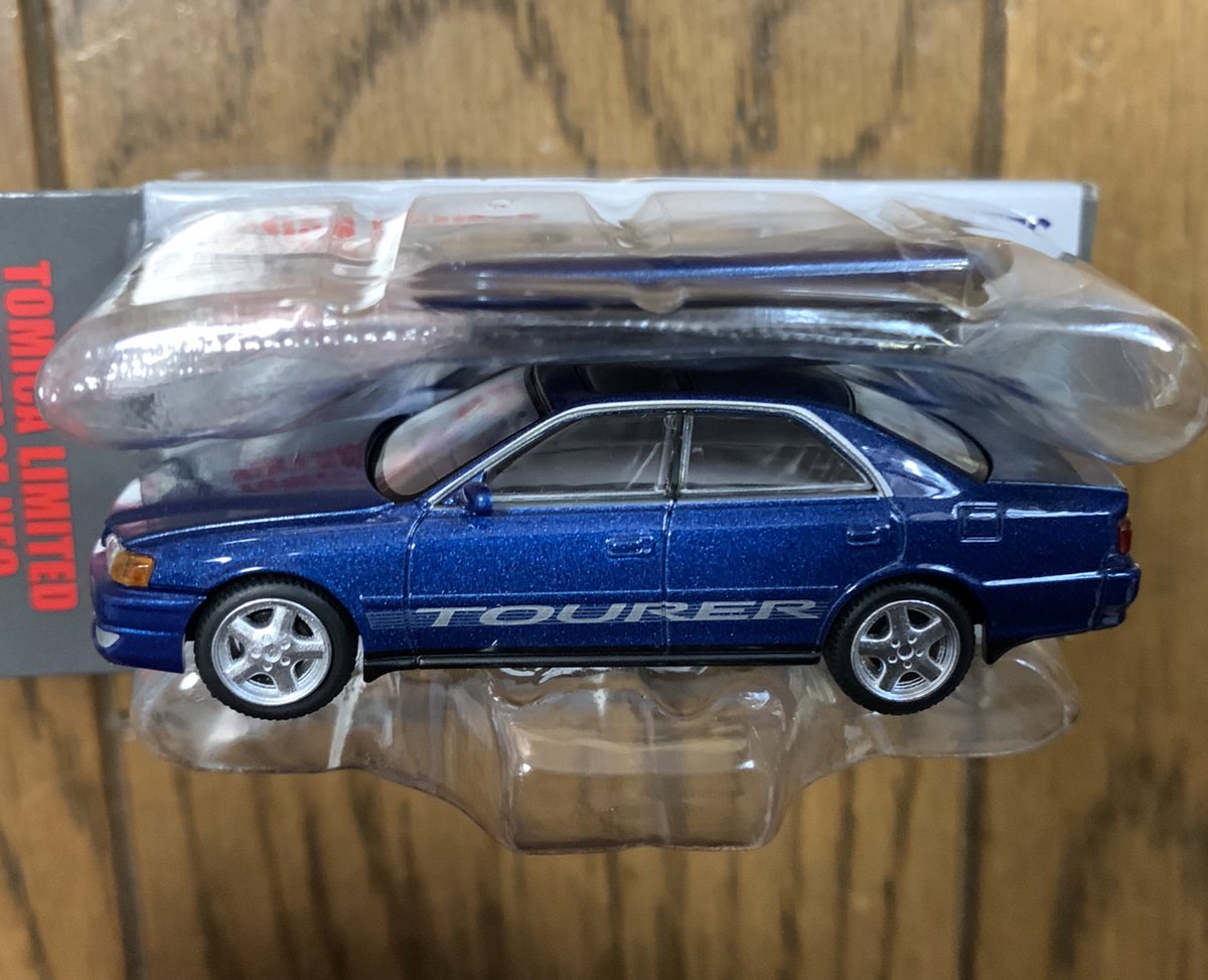 ツアラーストライプ大好きマンなので、発売が決まったとき夢かと思った