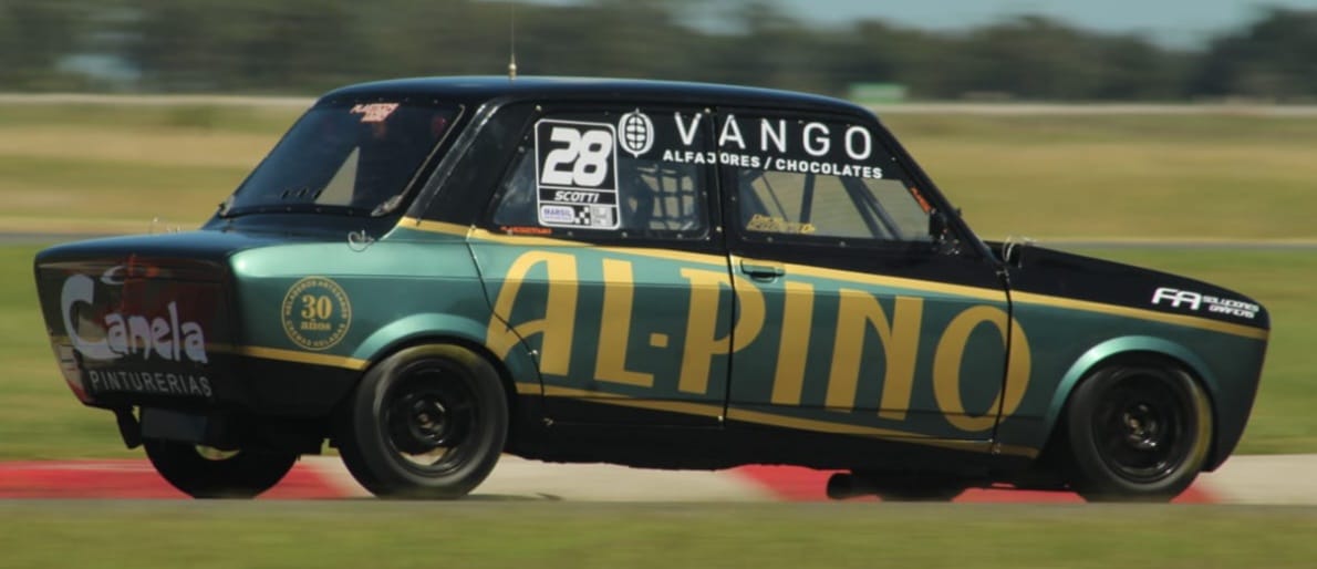 Muy feliz!!! Vuelvo a las pistas! El 7 de agosto voy a correr de invitado esta belleza junto con mi primo Dario... que felicidad tengo!!