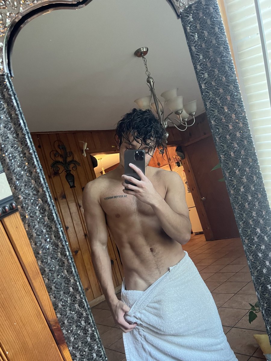 diegomrtr's tweet photo. rt this for a surprise 💦 https://t.co/1elTuSxL6r