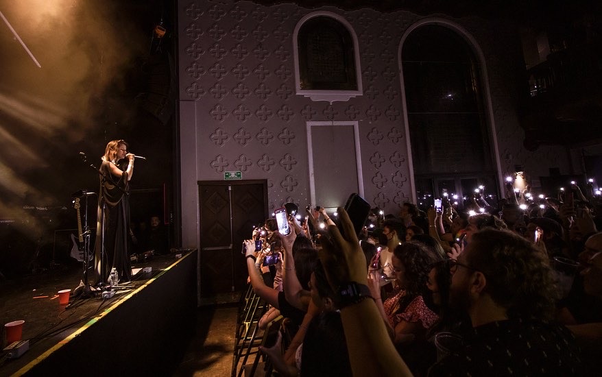 Hace una semana, <a href="/celestbandmx/">Celest</a> reafirmó su lugar como una de las bandas más prometedoras de la escena musical mexicana ante un <a href="/ForoIndierocks/">Foro Indie Rocks!</a> que rozó el sold out. bit.ly/3c7oLJy 🙌