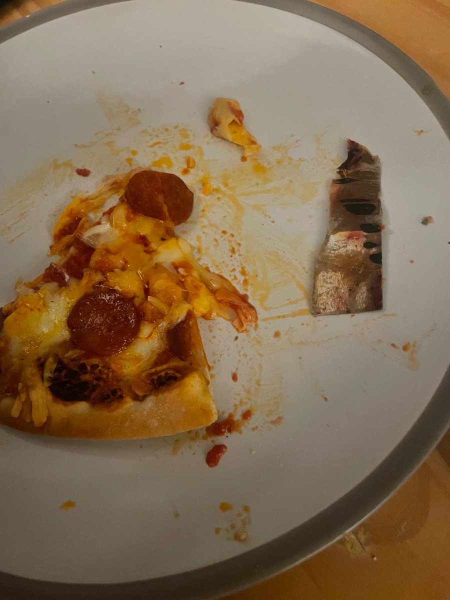 LilyRussell's tweet photo. @Tesco Just found a bit of cardboard IN my pizza 🙄 https://t.co/K8EKlmUxcA