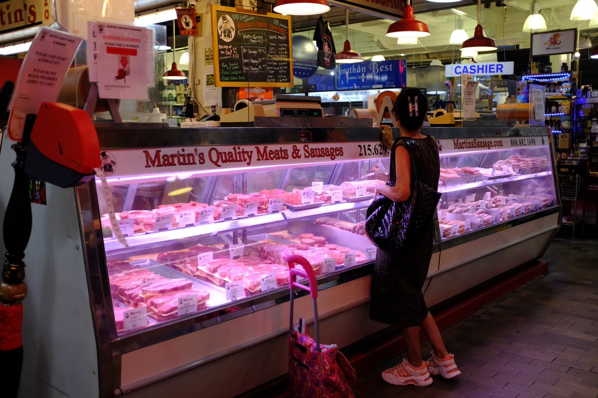 katagucci's tweet photo. Something healthy like 4-5 sausages #Philly #glizzy #streetphotography #photography #fujifilm #terminalmarket https://t.co/cneeCWBvpN