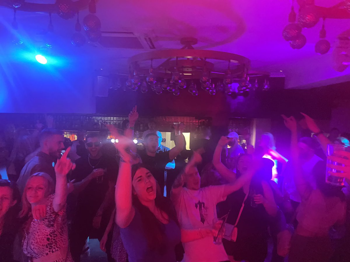 samepageband's tweet photo. BRILLIANT (if sweaty 🥵) gig tonight at The Townhouse in Sutton - what a crowd!! 

If you need a band that gets people on the dancefloor check us out at https://t.co/ScXl4HsXgV or message us on insta @thesamepageband 😊

#band #livemusic #functionband https://t.co/cvXeqBsokV