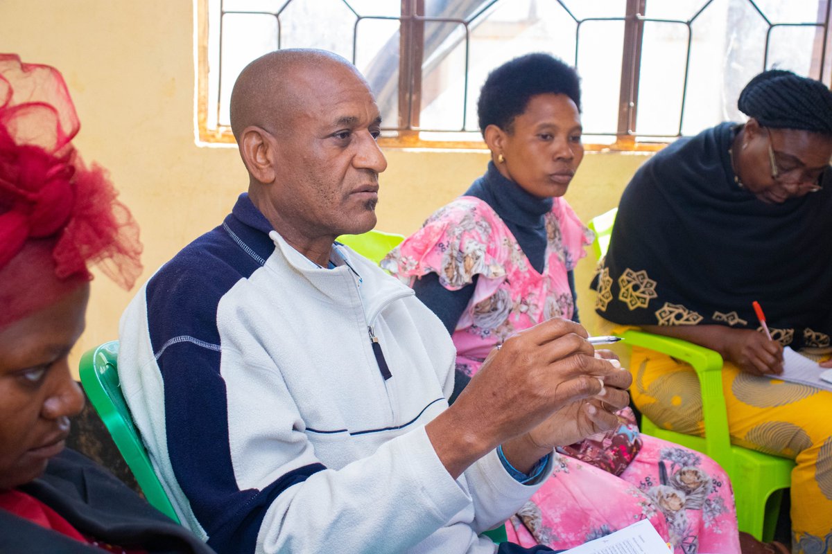 SWFFTanzania's tweet photo. #Day2 of Capacity needs Assessment in Singida.

Last Friday @ActionaidTz met with Women Rights Associations, #Youth and Community Development Facilitators of Mtinko ward to identify their capacity needs. Needed to develop a #Capacity-building session.

#ActionaidTz https://t.co/3vYDDJX0wS