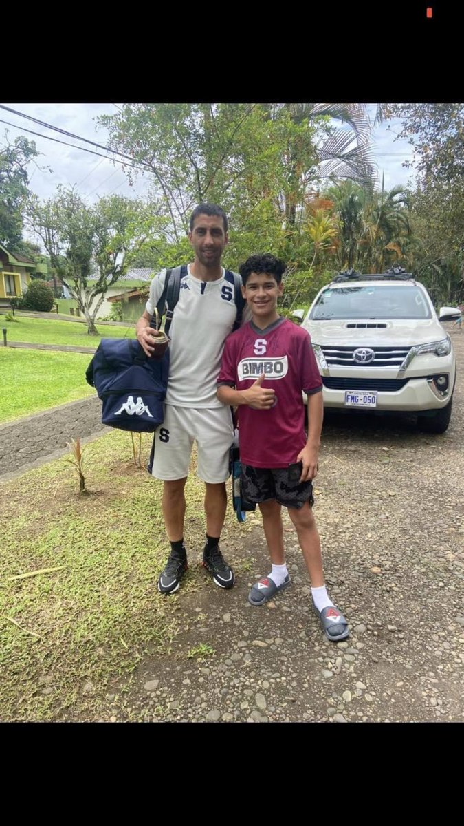 echavesb's tweet image. Mi hijo con un grande