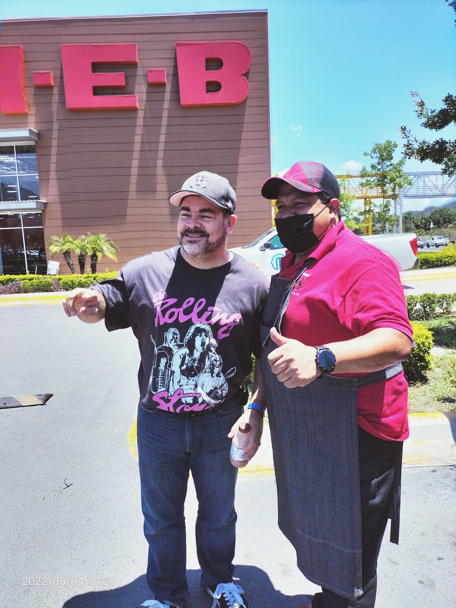 nimayesque's tweet photo. @JRPalaciosChapa cuando se arma la carnita asada https://t.co/mUhT70Re8l
