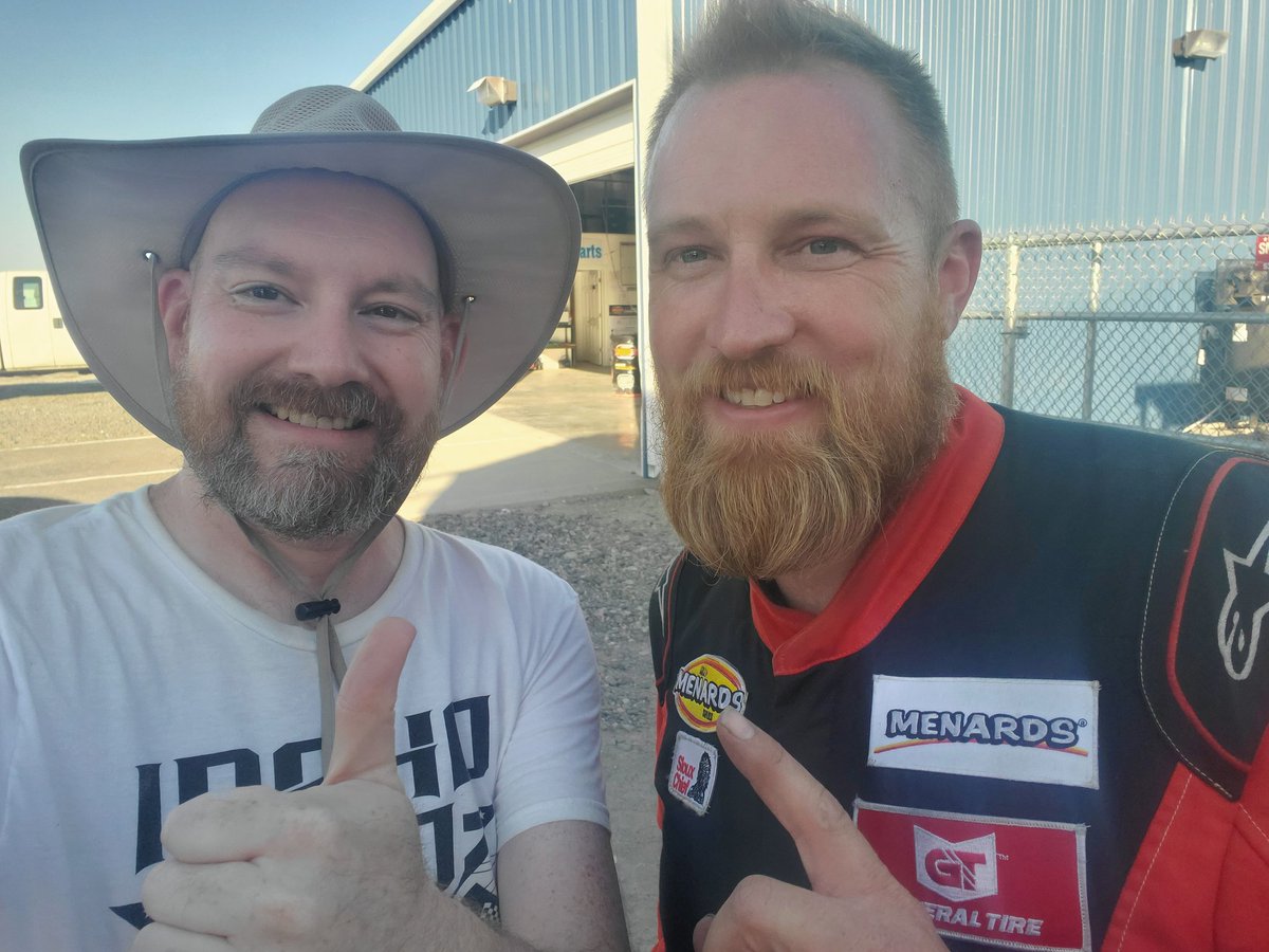 aaron_creed's tweet photo. Aaron Creed meets Eric Rhead! #SayThatThreeTimesFast https://t.co/3plJI3WIZh