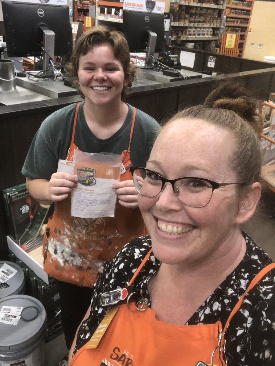 Sarahpat81's tweet photo. Erin getting a homer today for her commitment to her department and flexibility with coverage. Thank you Erin. #480Loud https://t.co/0yj3ZiMVmD