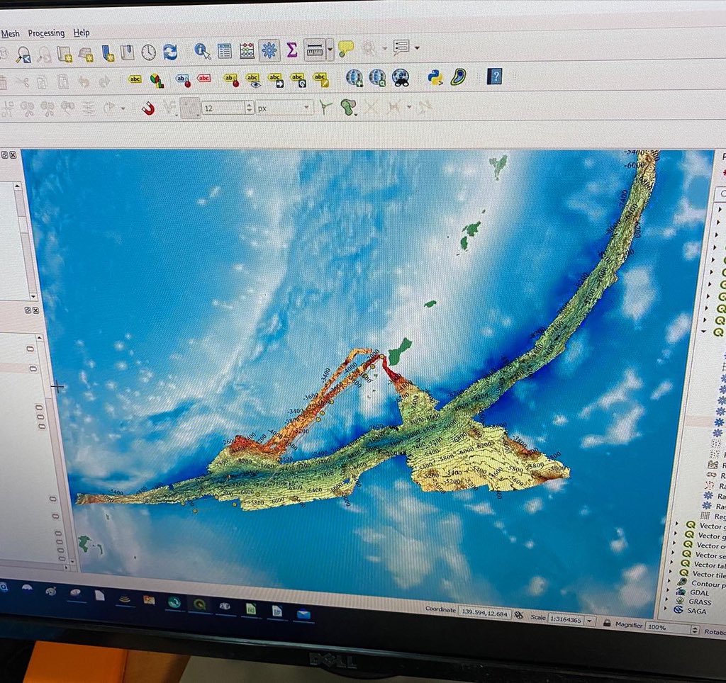 deepseadawn's tweet photo. We are in the best of bathymetric mapping hands with the wonderful Roxy Wigley at that helm! There many gaps that we will indeed be mapping with EM124 over the next 10 days! Go @mapthegaps, @seabed2030 @GEBCO_NF_Alumni @gebcobathymetry 
#ChallengerDeep #DeeperSeaDawn https://t.co/NlPVCzmeAA