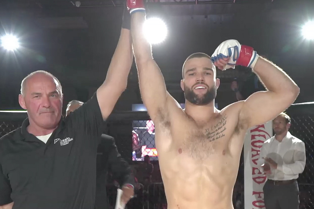 mmaempirecanada's tweet photo. SAVAGE finish from Bobby Poulter as he puts away Nelly Thompson with a flurry of punches in the first round of the #BTC16 co-main event.
https://t.co/u27dKkaxQ7 https://t.co/gq4dtUCOlz