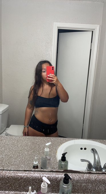 am I tan enough or https://t.co/5dts2XybZf