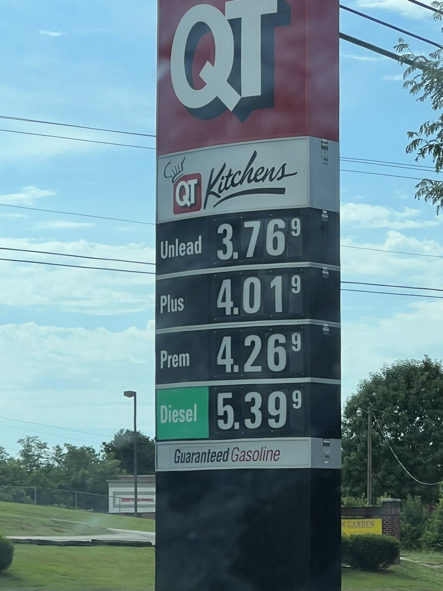 Dang! It’s in the 3s in Clemson SC $3.76. Let’s keep this going down! As in $2.50 or less. Just in time for me to get my Mclaren or Ferrari 😜 #illkeepdreaming #gas #gasprices