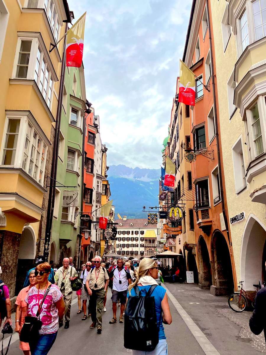 IlligAdventures's tweet photo. Passed through breathtaking Austria for lunch. Those are mountains in the clouds 💕 https://t.co/nhoffTRvRc