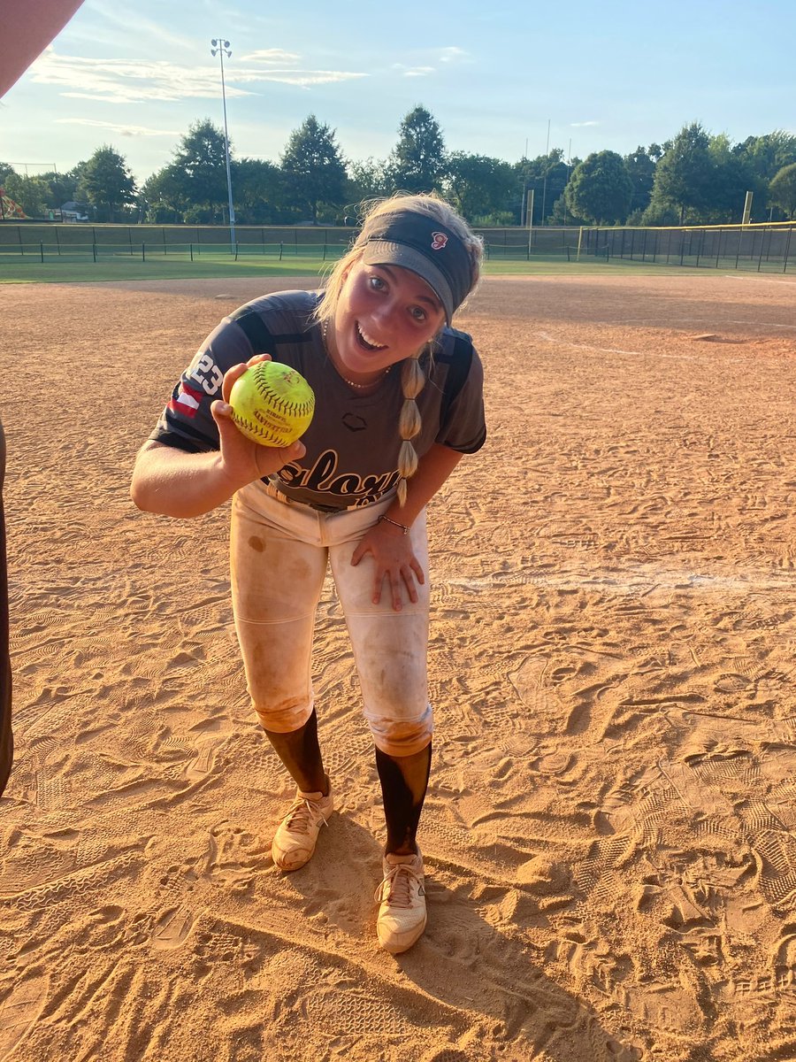 taylorspivey12's tweet photo. A great weekend with my girls we came up short in the championship!! Had a great weekend hitting and pitching! I batted .565 with 6 RBIs, 1 HR and .600 OBP.I Struck out 8 batters only giving 4 runs in 7 innings pitched.@CoachJDeitz @UpstateSoftball @LanderSoftball @glory_georgia https://t.co/Etf50pvST3