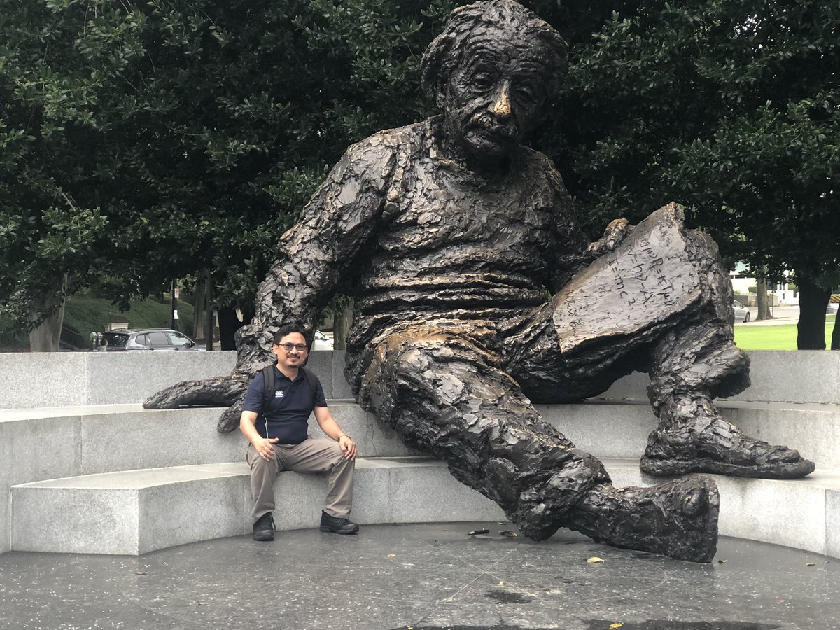 NoorAminAhmad's tweet photo. #PhotoWithAlbert #IVLP https://t.co/DkZfEUCOXn