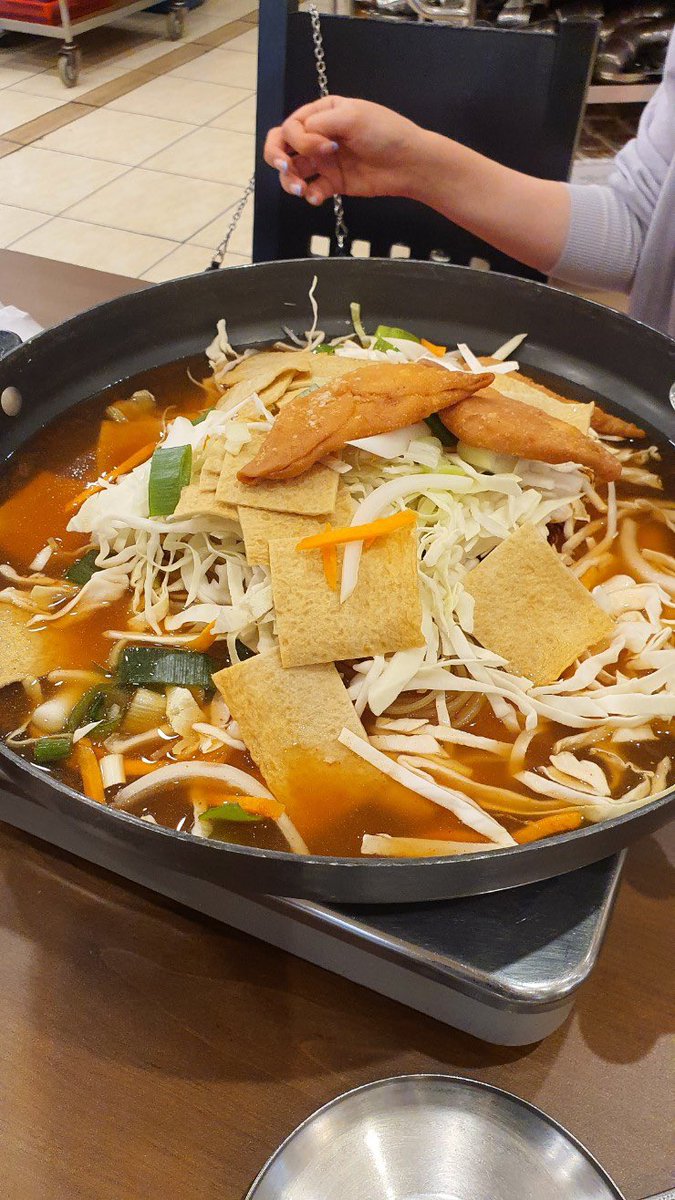 KiAileNYC's tweet photo. OP visited Shindang-dong Tteokbokki Town recently and wrote that she saw #SongJoongKi, Yoo Jae Suk and Hyunbin signatures at the 'I Love Shindang-Dong' tteokbokki restaurant. There are like 60 celebs signatures on display, she recognized three of them https://t.co/Y35QP6Vq5G https://t.co/gOkbmKvSnT